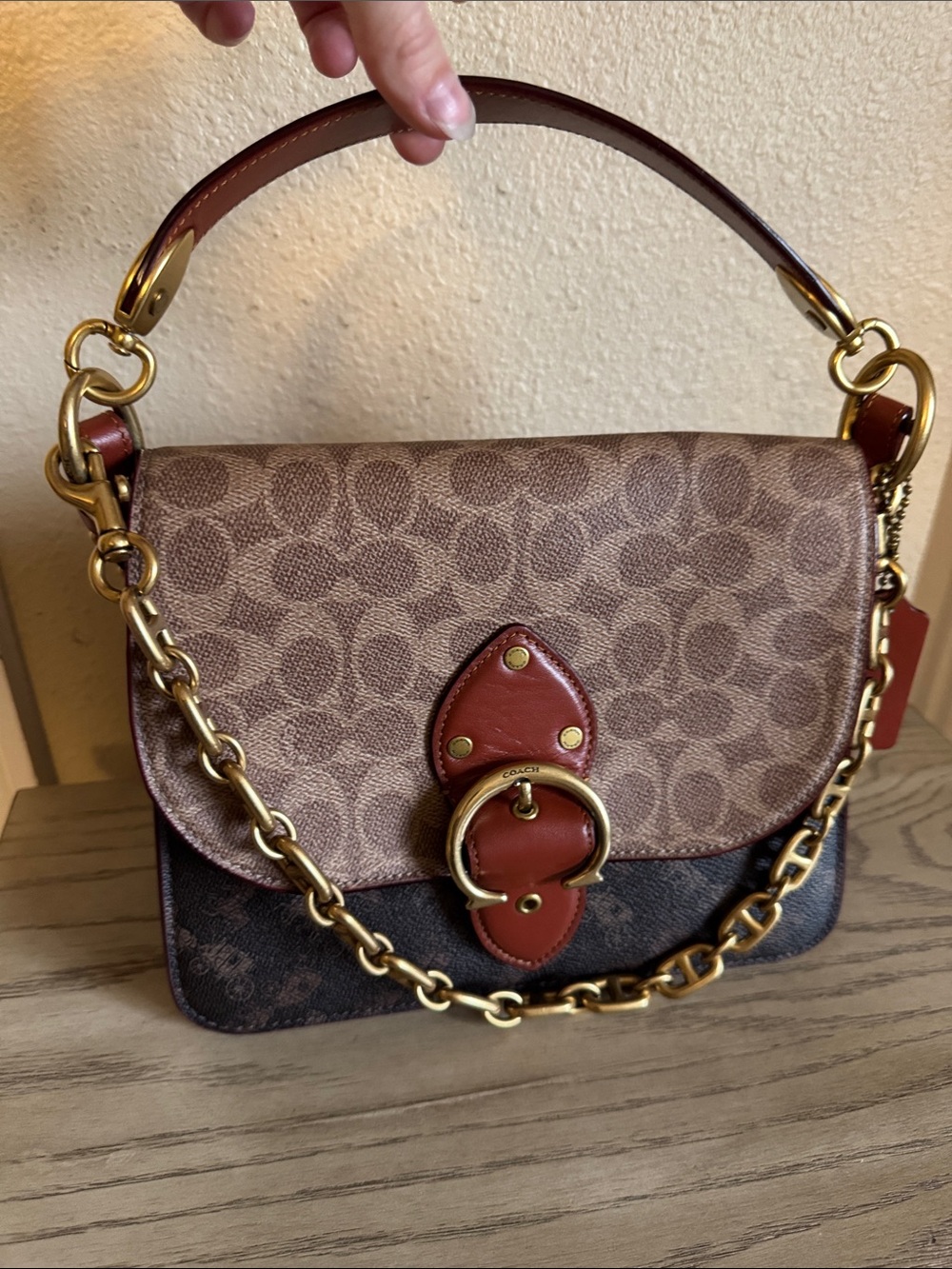 Coach Signature Canvas beat shoulder Bag in Brown/Tan with Gold Hardware